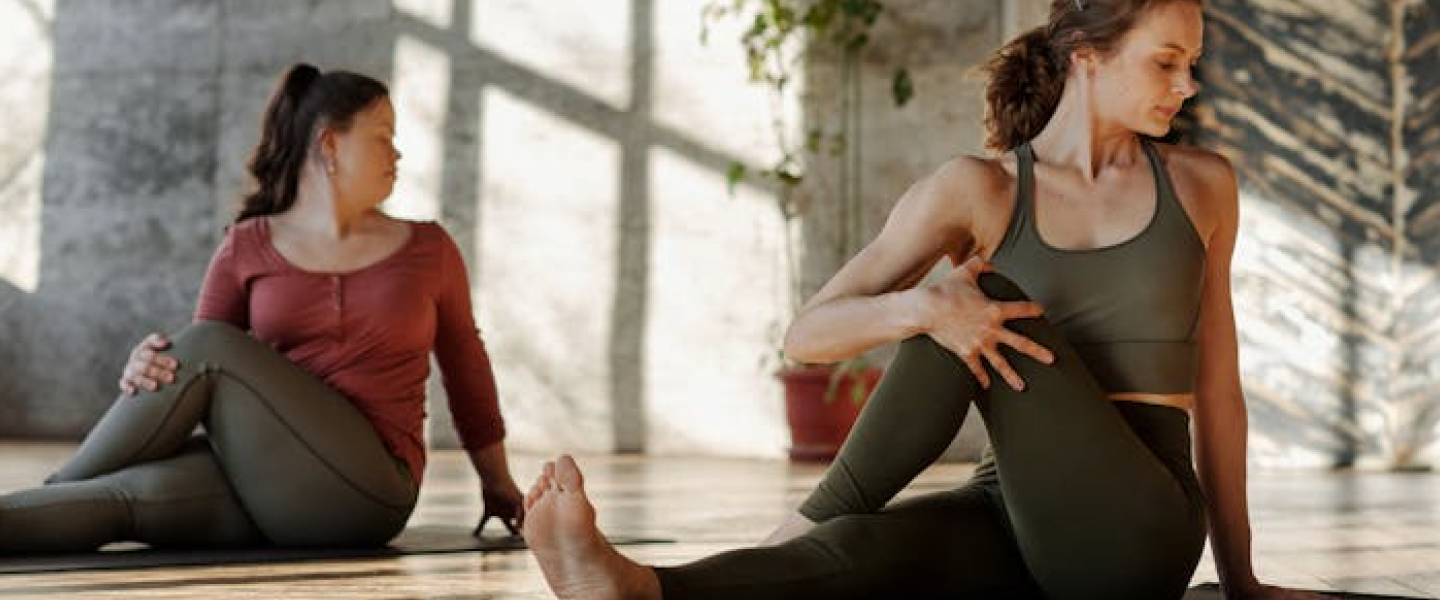 5 exercícios para aliviar a dor nascostas no dia a dia