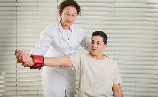 Diferencial. Muito além da reabilitacão. A Fisioterapia Spaziana une técnica, sensibilidade e experiência para cuidar do corpo de forma completa — física, emocional e sensorial.